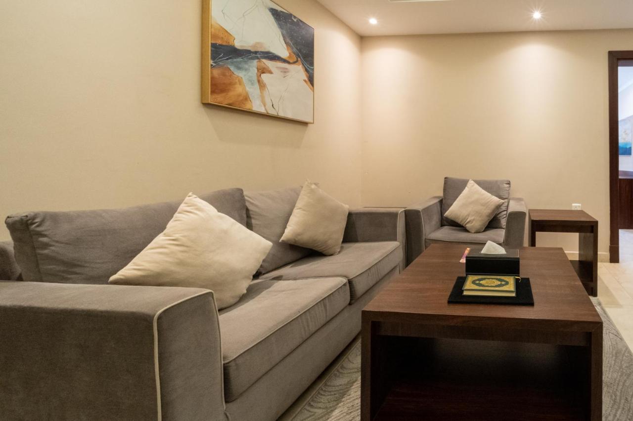 Dyafa Luxury Apartment Ал Хубар Екстериор снимка
